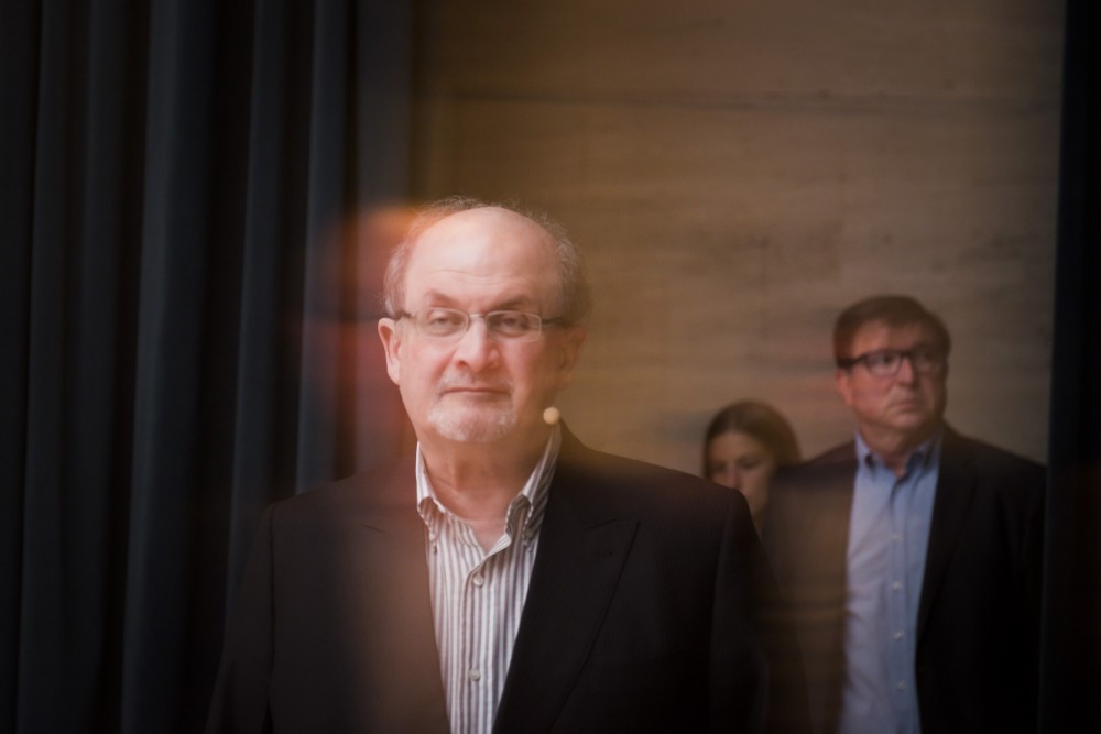 Barcelona, 08/10/2015 Salman Rushdie conversa con Rodrigo fresa en uno de los encubentros del festival Kosmopolis al CCCB. Foto: Gianluca Battista